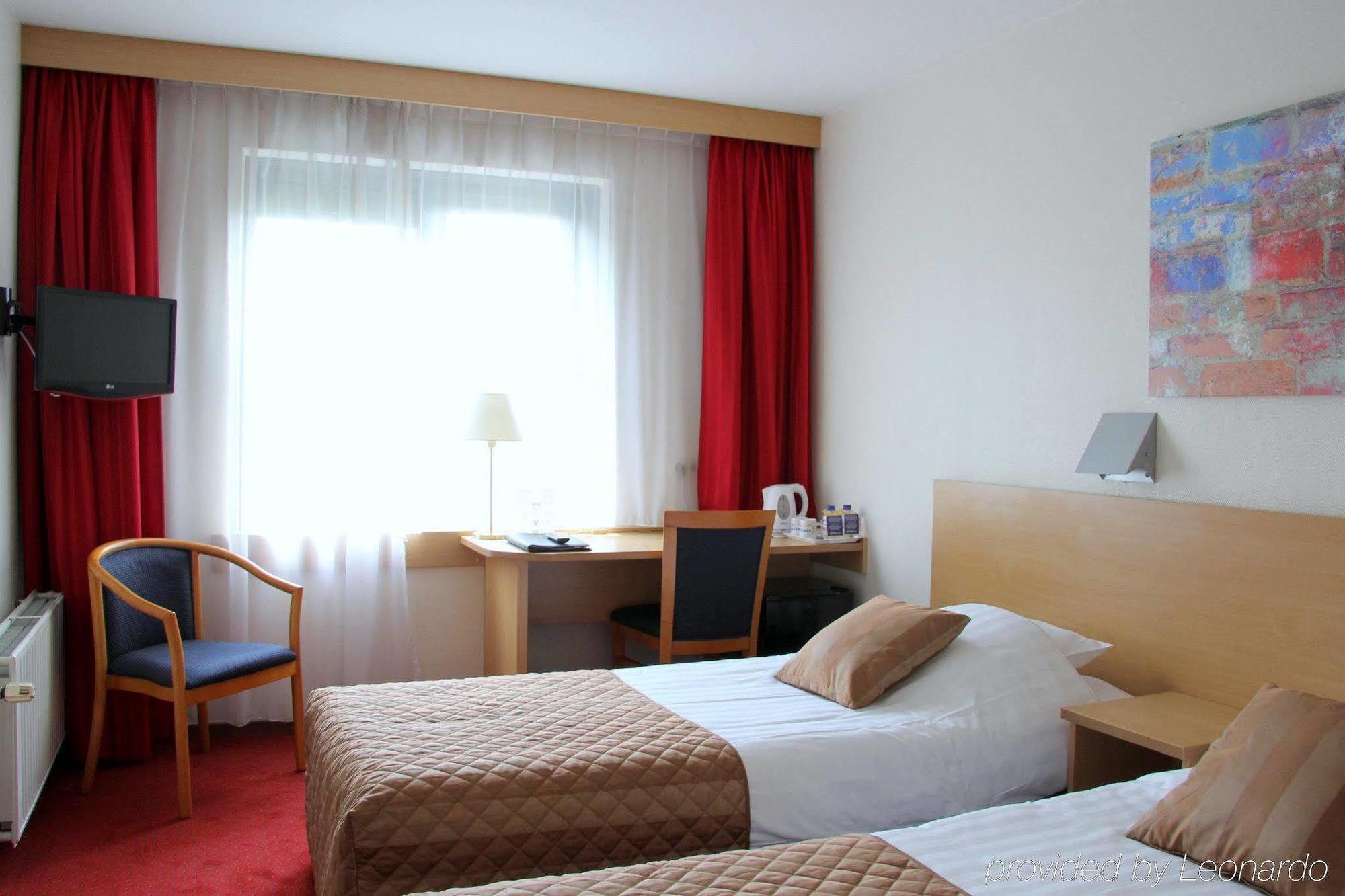 Bastion Hotel Düsseldorf Neuss Exterior foto